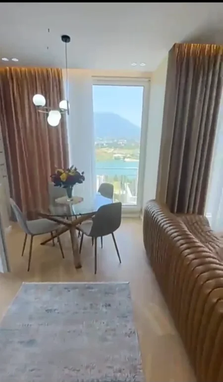 Tirane, shitet apartament 2+1+Aneks+Ballkon Kati 1, 144 m² 400.000 € (Liqeni Farkes)