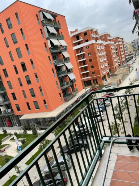 Tirane, jepet me qera apartament 1+1 Kati 3, 75 m² 500 € (GREEN CITY)