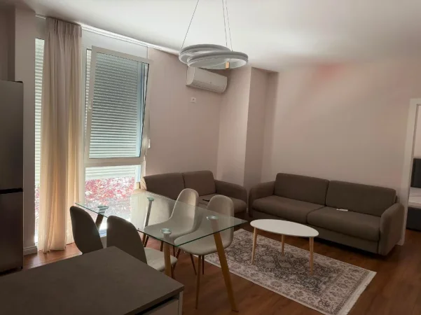 Tirane, jepet me qera apartament 2+1+Ballkon Kati 2, 72 m² 750 € (Selvia)