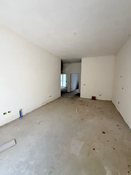 Tirane, shitet apartament 3+1+Ballkon Kati 2, 204 m² 255.999 € (Kopshti zoologjik)