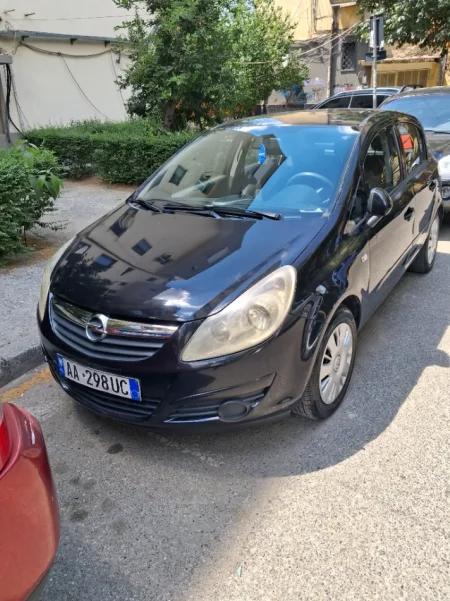 Shqiperi, shitet makine Opel Corsa 1.3 nafte Nafte, e zeze manuale Kondicioner 250 km 2.401 €
