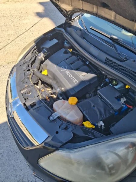 Shqiperi, shitet makine Opel Corsa 1.3 nafte Nafte, e zeze manuale Kondicioner 250 km 2.401 €