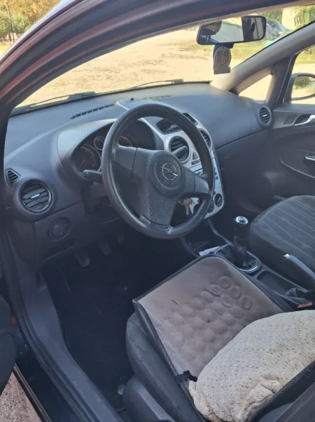 Shqiperi, shitet makine Opel Corsa 1.3 nafte Nafte, e zeze manuale Kondicioner 250 km 2.401 €