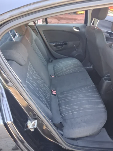 Shqiperi, shitet makine Opel Corsa 1.3 nafte Nafte, e zeze manuale Kondicioner 250 km 2.401 €
