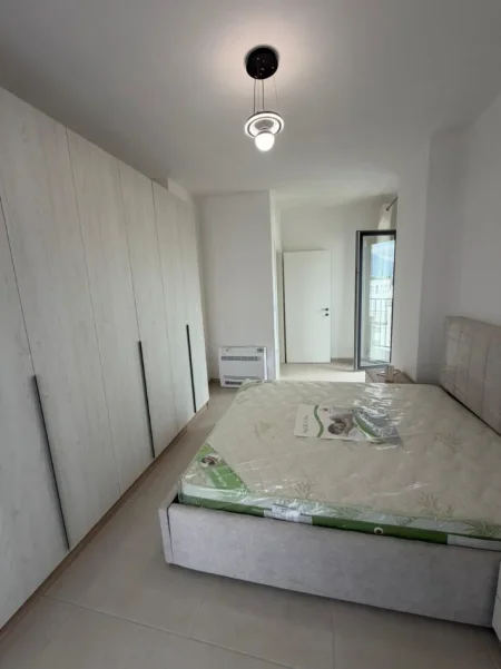Tirane, jepet me qera apartament 1+1+Aneks+Ballkon , 500 € (kashar)