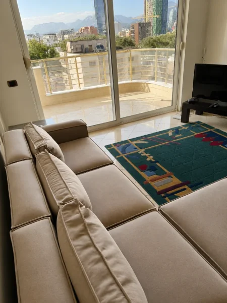 Tirane, jepet me qera nga Pronari, pa-komision apartament 2+1+Ballkon Kati 9, 100 m² (Sami Frashëri, Bllok)