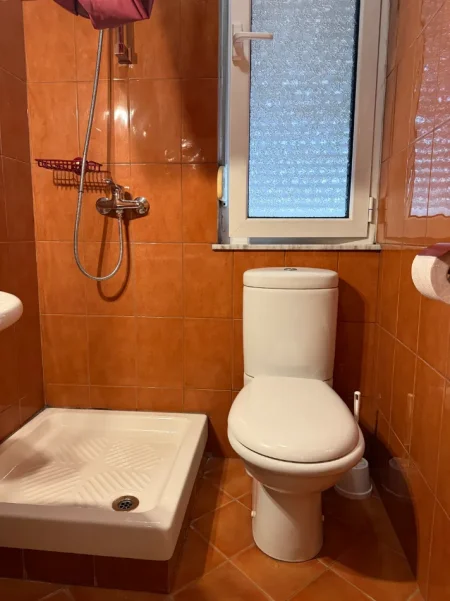 Tirane, jepet me qera nga Pronari, pa-komision apartament 2+1+Ballkon Kati 9, 100 m² (Sami Frashëri, Bllok)