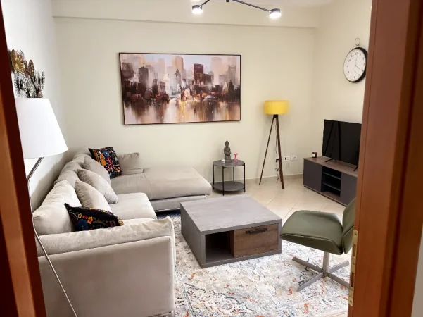 Tirane, jepet me qera apartament 1+1 Kati 4, 70 m² 750 € (kristal Center)