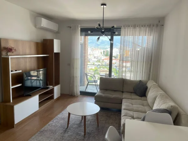 Tirane, jepet me qera apartament 2+1+Ballkon Kati 7, 90 m² 700 € 