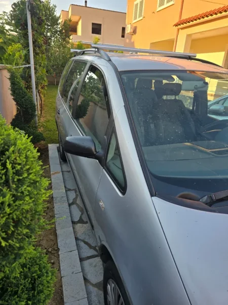 Tirane, shes Sharan 2001 Nafte, gri metalizato manuale Kondicioner 2.500 €
