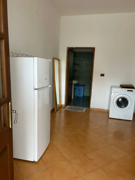 Tirane, jepet me qera apartament 1+1 Kati 1, 50 m² 360 € (Rruga Hajdar Konomi, Astir)