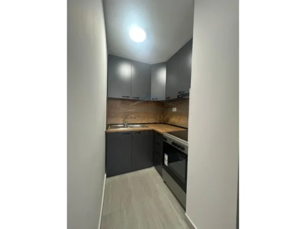 Tirane, jepet me qera apartament 1+1+Ballkon Kati 6, 55 m² 600 € (Don Bosko)