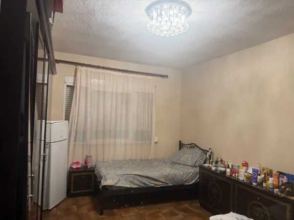 Tirane, ndarje qeraje me vajze apartament 3+1 Kati 9, 139 m² 230 € (Jani Kukuzeli)