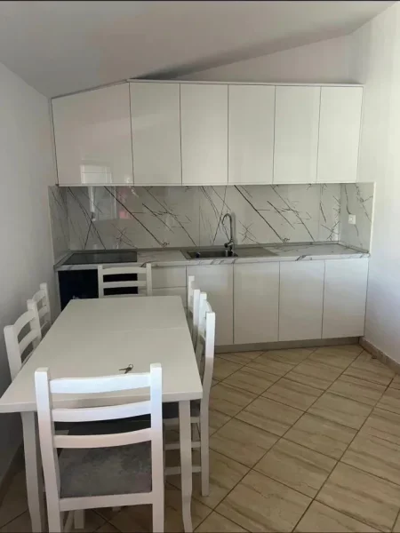 Tirane, jepet me qera apartament 2+1 Kati 3, 70 m² 350 € (Paskuqan)