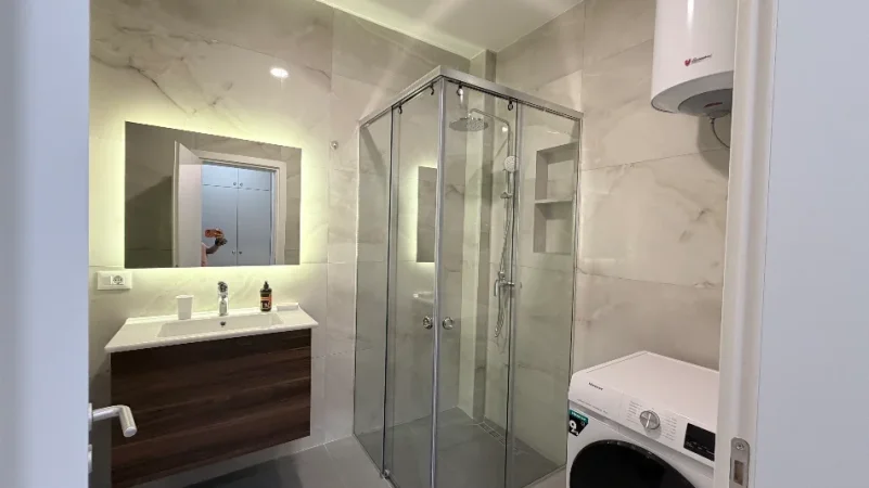 Tirane, jepet me qera apartament 1+1+Ballkon Kati 2, 73 m² 600 € (Rruga Dritan Hoxha)