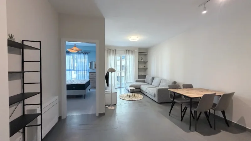 Tirane, jepet me qera apartament 1+1+Ballkon Kati 2, 73 m² 600 € (Rruga Dritan Hoxha)
