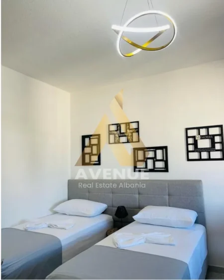 Tirane, Ish Restorant Durresi jepet me qera garsonier 1+1 Kati 7, 38 m² 380 € (Rruga Ferit Xhajko)