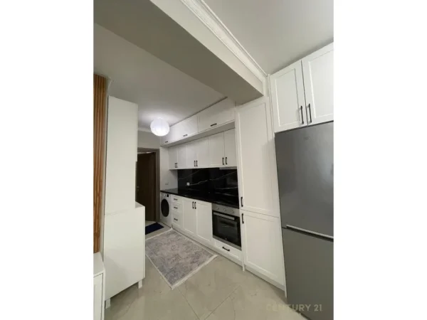 Tirane, jepet me qera apartament 1+1 Kati 2, 70 m² 550 € (Kopshti Botanik bot143482)