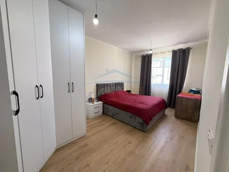 Tirane, jepet me qera apartament 1+1 Kati 8, 82 m² 600 € 