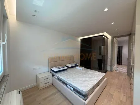 Tirane, jepet me qera apartament 1+1 Kati 6, 85 m² 550 € (Vila L/2, Unaza e Re)