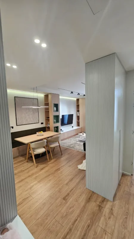 Tirane, jepet me qera apartament 1+1 Kati 10, 75 m² 900 € (Mine Peza)
