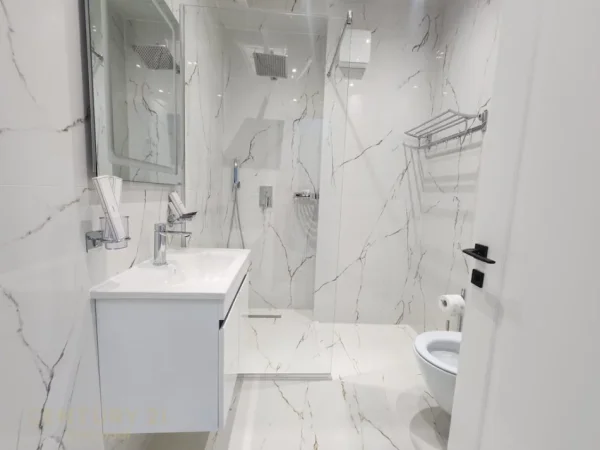 Tirane, jepet me qera apartament 2+1 Kati 10, 110 m² 1.500 € (Rruga e Elbasanit Metropol143484)