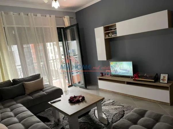 Tirane, jepet me qera apartament 1+1+Ballkon Kati 3, 78 m² 500 € (Kompleksi Green City)