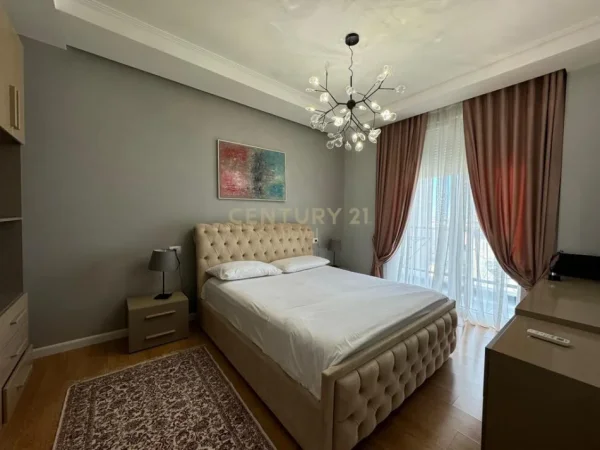 Tirane, jepet me qera apartament 1+1 Kati 4, 64 m² 700 € (21 Dhjetori ROYAL143481)