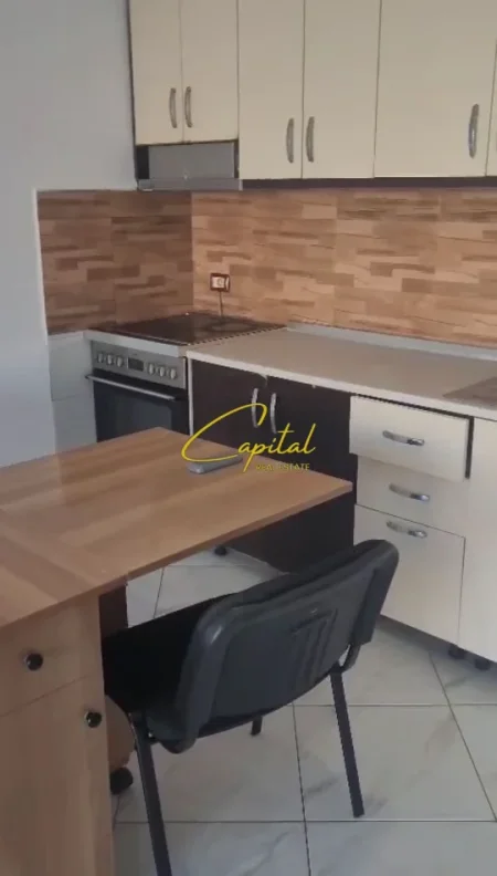 Tirane, jepet me qera apartament 2+1 Kati 1, 75 m² 350 € (ASTIR)