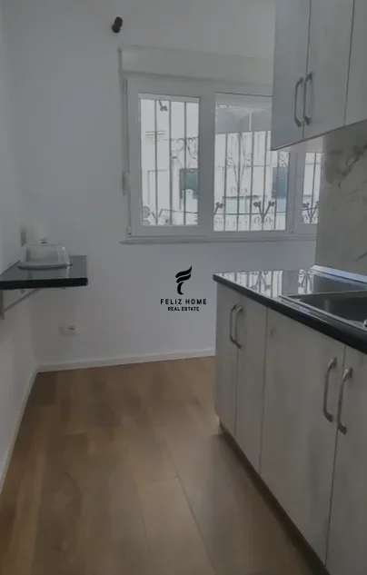Tirane, shitet apartament 1+1 Kati 2, 64 m² 129.000 € (LAPRAKE)