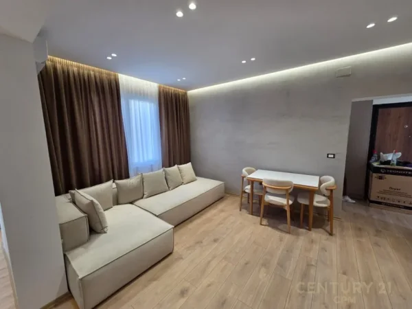 Tirane, jepet me qera apartament 2+1 Kati 4, 53 m² 890 € (Rruga e Barrikadave smart143472)