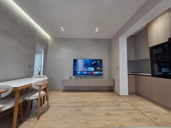 Tirane, jepet me qera apartament 2+1 Kati 4, 53 m² 890 € (Rruga e Barrikadave smart143472)