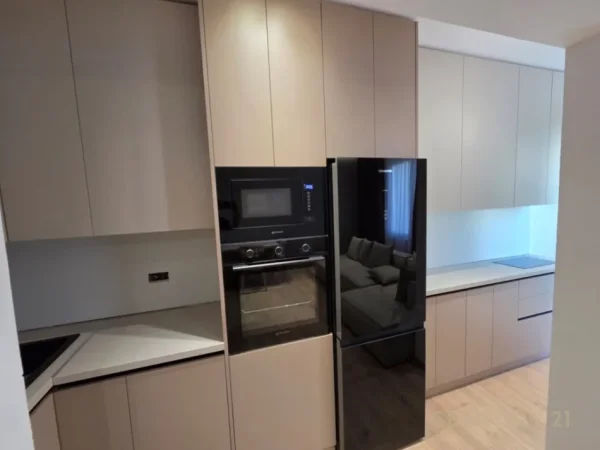 Tirane, jepet me qera apartament 2+1 Kati 4, 53 m² 890 € (Rruga e Barrikadave smart143472)