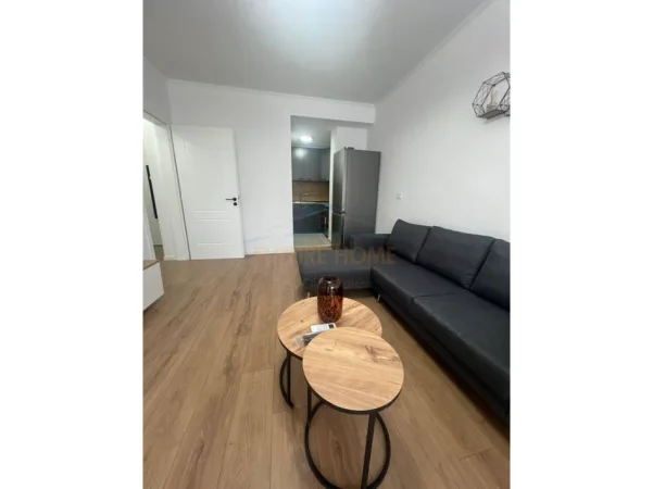 Tirane, qera apartament 1+1+Ballkon Kati 6, 64 m² (Don Bosko)