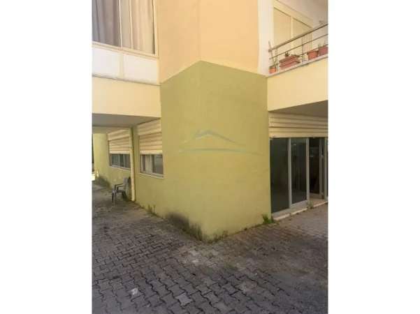Durres, shitet ambjent biznesi 70 Metra Larg Shetitores Kryesore Kati -1, 220 m² 230.000 € (Golem,Durres)