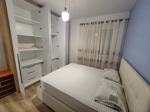 Tirane, jepet me qera apartament 2+1+Ballkon Kati 6, 86 m² 600 € (Rruga 5 Maji)