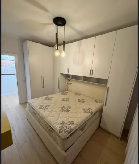 Tirane, jepet me qera apartament 1+1+Ballkon Kati 5, 70 m² 500 € (ASTIR)