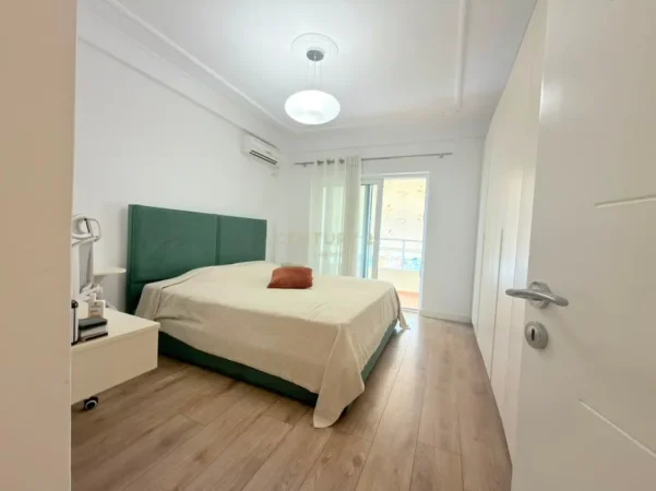 Tirane, jepet me qera apartament 1+1+Ballkon Kati 5, 65 m² 450 € (Ali Dem)