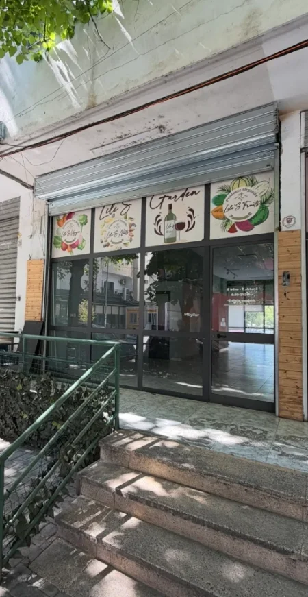 Tirane, jepet me qera dyqan Kati 0, 82 m² 800 € (https://maps.app.goo.gl/Ab3mJW12XYSkT5pW7?g_st=ic)