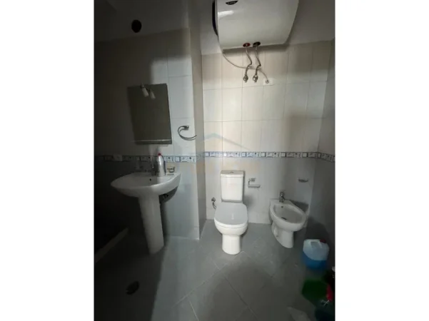 Tirane, shitet apartament 2+1+Ballkon Kati 4, 97 m² 140.000 € (Fresk)