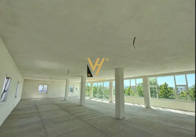 Tirane, jepet me qera ambjent biznesi Kati 0, 150 m² 900 € (INSTITUT)