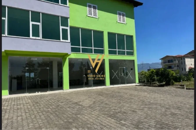 Tirane, jepet me qera ambjent biznesi Kati 0, 150 m² 900 € (INSTITUT)