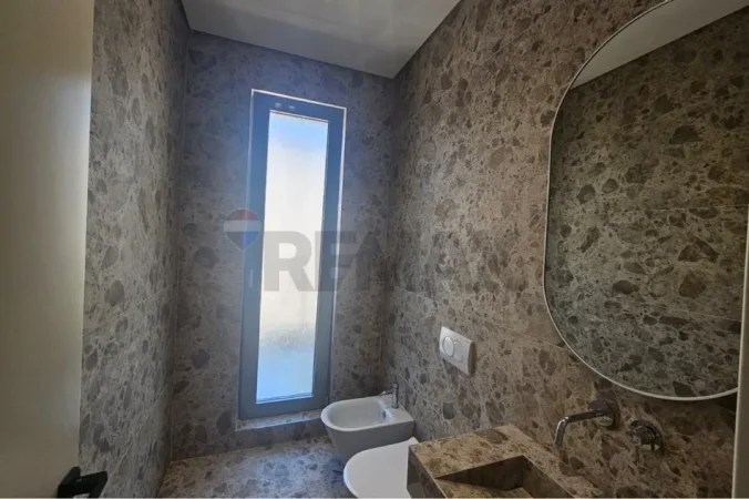 Tirane, jepet me qera apartament Vile 3 Katshe , 186 m² 4.700 € (Green Valley)