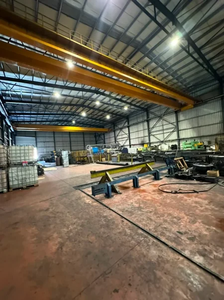 Tirane, shitet magazine , 8.560 m² 5.000.000 € (Vore)