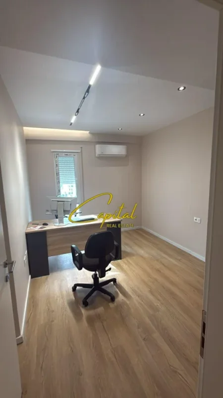 Tirane, jepet me qera apartament 2+1 Kati 7, 85 m² 700 € (ISH SHESHI SHQIPONJA)
