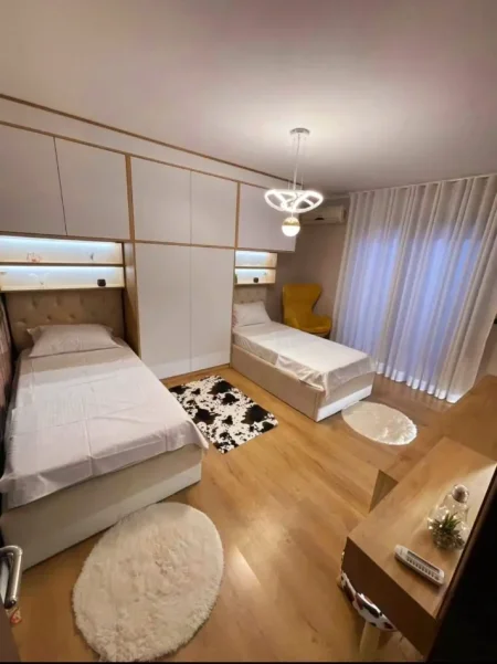 Tirane, jepet me qera apartament 2+1 Kati 5, 680 € (Irfan Tomini)