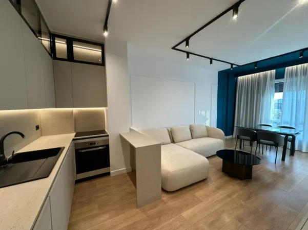 Tirane, jepet me qera apartament 1+1 Kati 8, 70 m² 800 € (Porcelani)