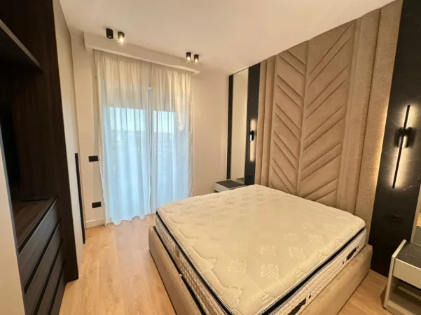 Tirane, jepet me qera apartament 1+1 Kati 8, 70 m² 800 € (Porcelani)