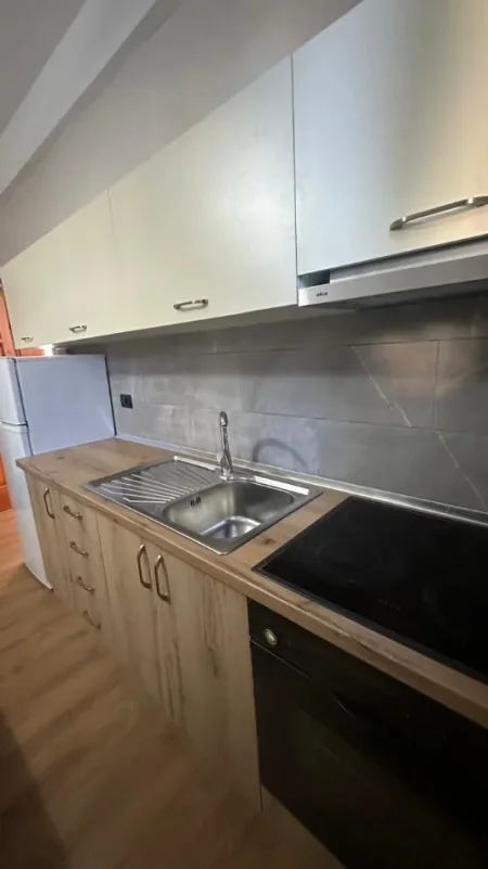 Tirane, shitet apartament 2+1+Ballkon Kati 8, 74 m² 125.000 € (Bar Artisti Astir)