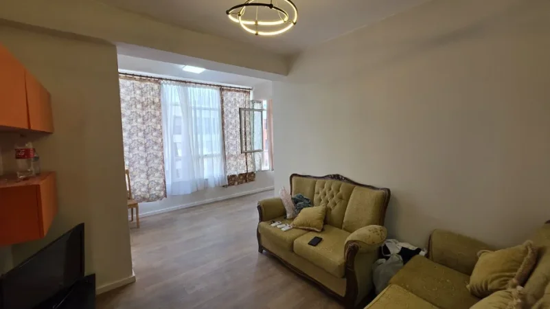 Tirane, shitet apartament 2+1+Ballkon Kati 8, 74 m² 125.000 € (Bar Artisti Astir)